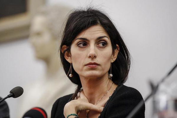 Raggileaks: Anonymous ha hackerato le e-mail della sindaca Virginia Raggi