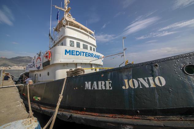 Risarcito dal ministero dell’Interno per il G8 dona i soldi a Mediterranea article-post