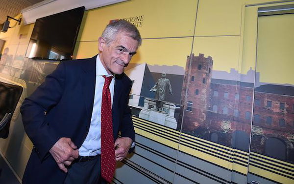 Sergio Chiamparino accetta la sconfitta contro Alberto Cirio: «Spero che tu faccia meglio di me»