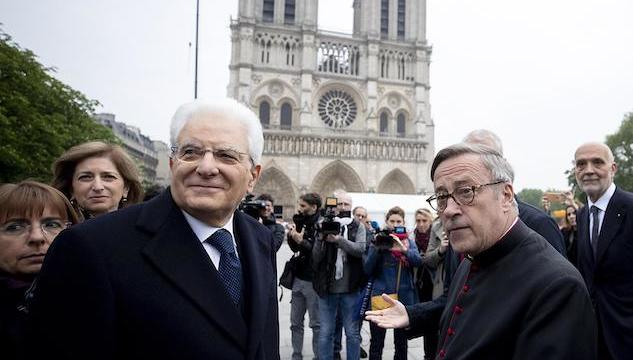 Sergio Mattarella a Notre Dame: «Qui per ribadire l'amicizia tra Italia e Francia»