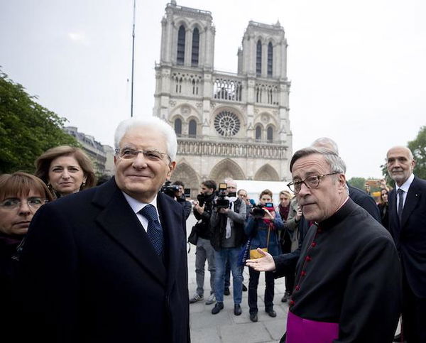 Sergio Mattarella a Notre Dame: «Qui per ribadire l’amicizia tra Italia e Francia»