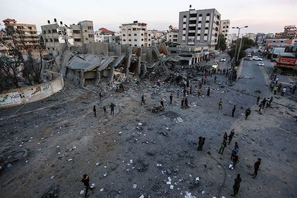 Striscia di Gaza, scatta la tregua ma Netanyahu avverte: «La battaglia non è finita»