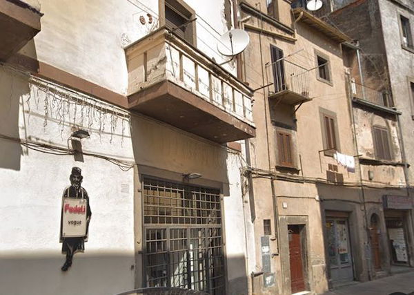 Viterbo, negoziante ucciso in pieno giorno a pochi passi dalle scuole