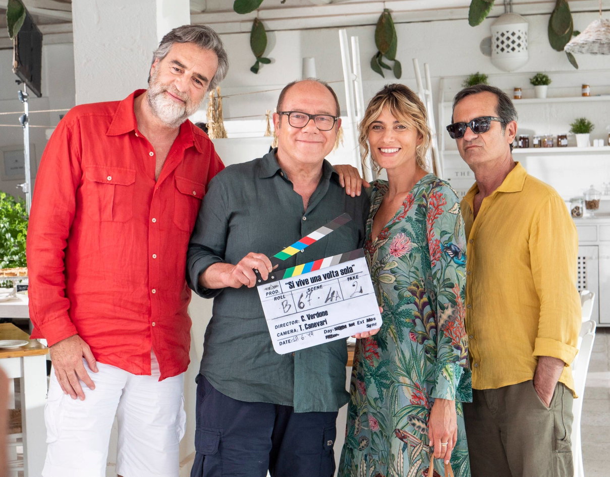 Carlo Verdone presenta il nuovo film “Scappato in Puglia perché Roma è terra di nessuno” article-post