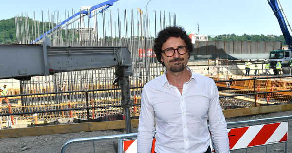 Alitalia, Toninelli e il M5S contro la Lega: «Noi con le vittime di Genova, loro avvocati dei Benetton»