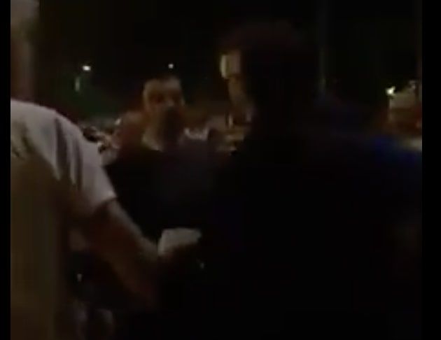 Cremona: al comizio di Salvini espone cartello «ama il prossimo tuo», viene picchiato | VIDEO article-post