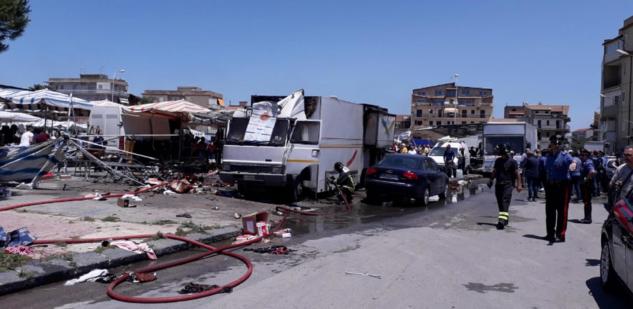 Gela, esplosione in un mercatino. Diversi feriti | VIDEO article-post