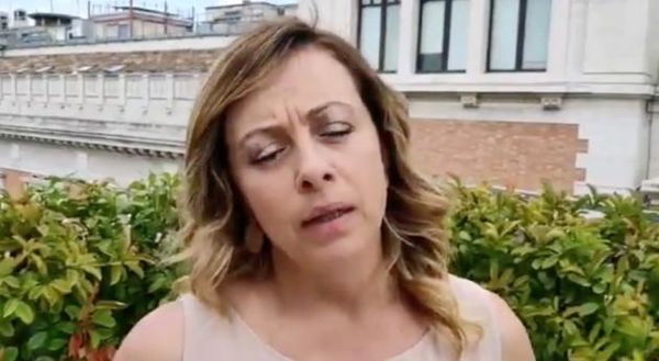 Giorgia Meloni vuole «affondare la Sea Watch»