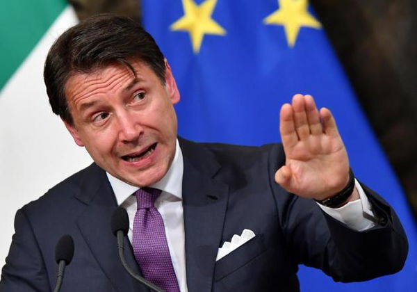 Giuseppe Conte alla fine ha convocato la conferenza stampa per ricordarci che è il presidente del Consiglio