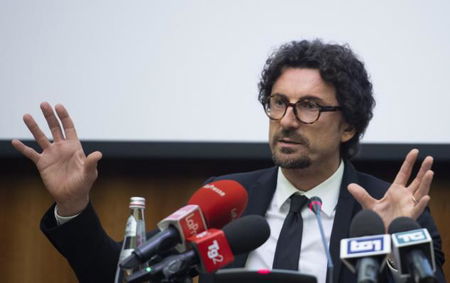 Venezia, Toninelli dice stop alle polemiche social perché lui non ha «la bacchetta magica» article-post