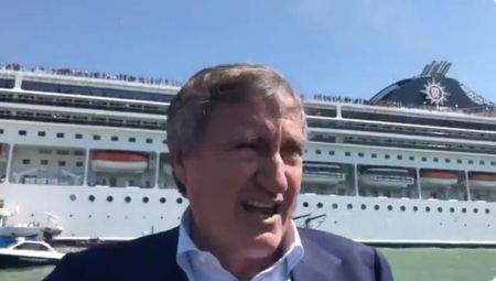 Brugnaro: «Basta grandi navi nel canale della Giudecca a Venezia, l’ho già detto a Toninelli» article-post