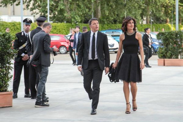 Matteo Renzi e Agnese chiedono 500mila euro a Dagospia