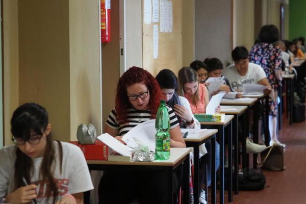 Esami di maturità, non ci sono le tracce dei temi su internet prima della prova: inutile cercarle