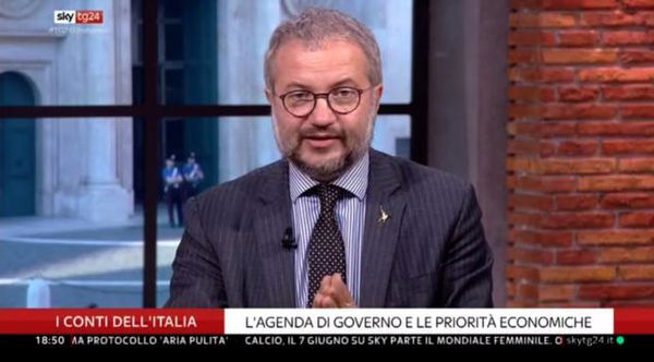 Borghi spiega l’utilità dei minibot usando l’esempio del «fattorino cingalese» che manda i soldi a casa