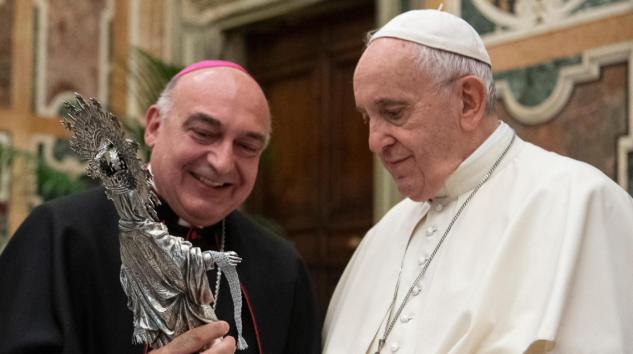 Bergoglio: «Chiudono i porti agli esseri umani, ma li aprono alle armi» article-post