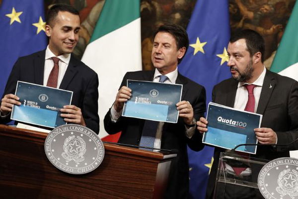 Di Maio invoca un vertice di governo, ma Salvini è in campagna elettorale e Conte vola in Vietnam