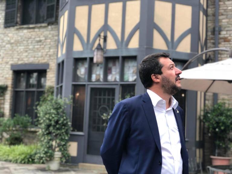 Lost in USA: la gaffe di Salvini sulla scalinata di Rocky Balboa | VIDEO