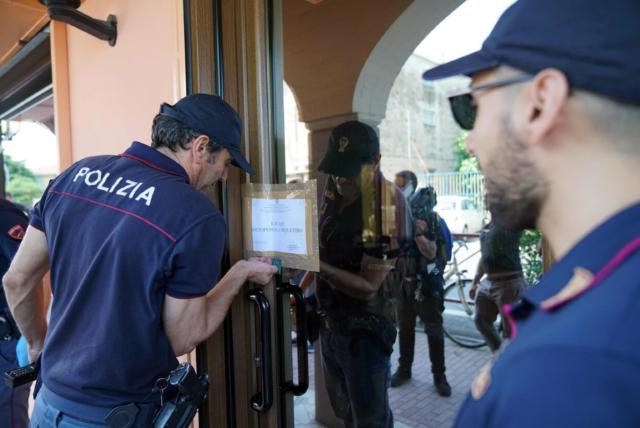 Come cambia la situazione del tabaccaio che ha sparato al ladro dopo l’autopsia article-post