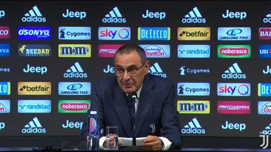 Sarri accusa i giocatori del Napoli di pantomima: «Io traditore? Nei messaggi privati dicono altro» article-post