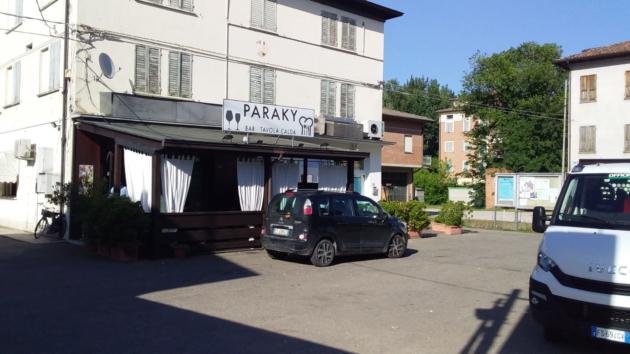 «Se vedete i miei figli slinguazzarsi in pubblico, avvertitemi». E a Soliera fanno il flash mob per il diritto a limonare article-post
