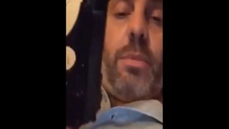 Il candidato leghista a Ferrara mostra la pistola in diretta su Facebook e invita alla condivisione | VIDEO article-post