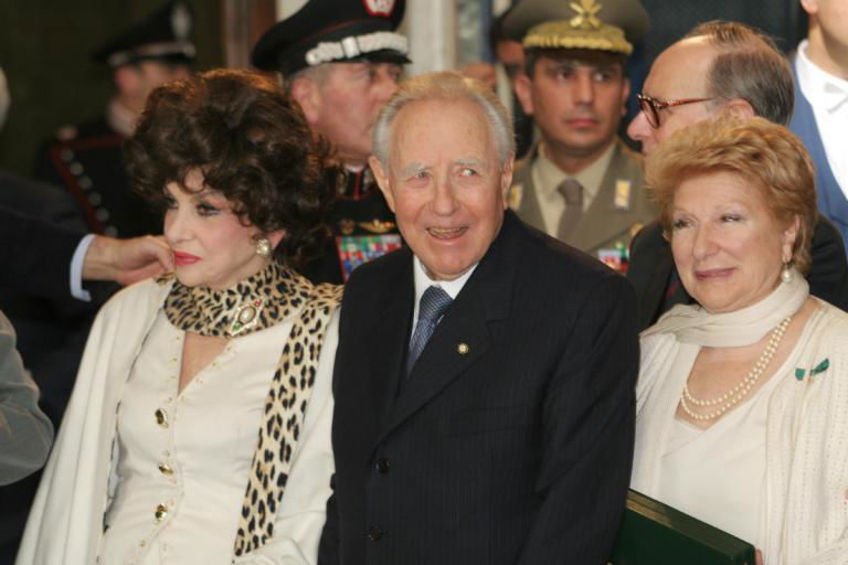 Addio a Valeria Valeri, era la vicina di casa di Nonno Libero in Un Medico in Famiglia