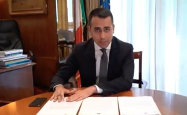 Di Maio ha firmato in diretta Facebook la revoca ai finanziamenti Whirlpool, ma l’azienda non chiude a Napoli article-post