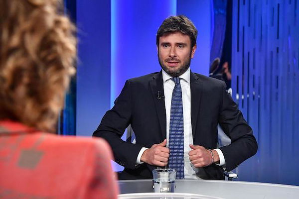 Alessandro Di Battista: «Se cade il governo, io mi candido»