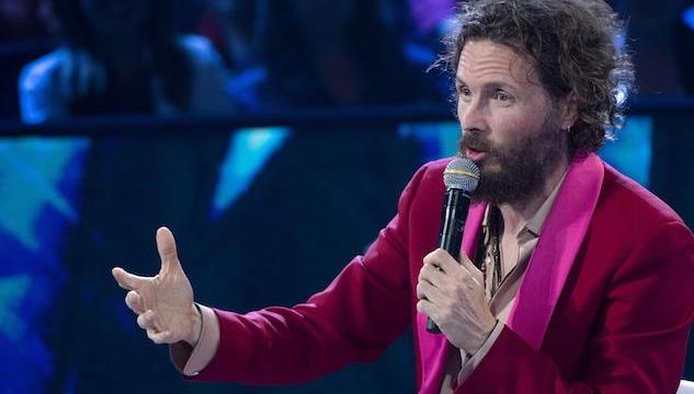 La polemica dei genitori che non possono portare i figli ai Beach Party di Jovanotti