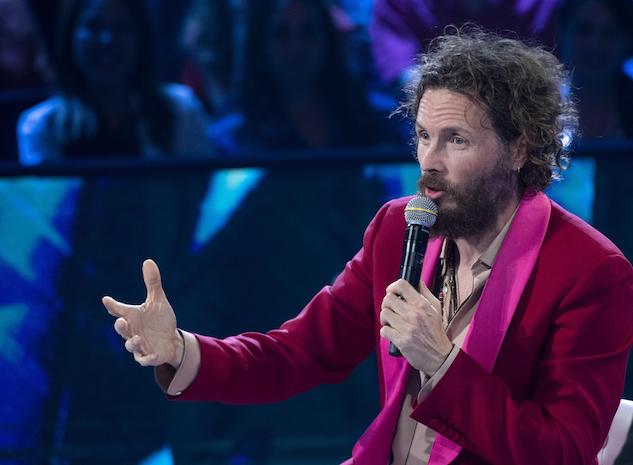 La polemica dei genitori che non possono portare i figli ai Beach Party di Jovanotti