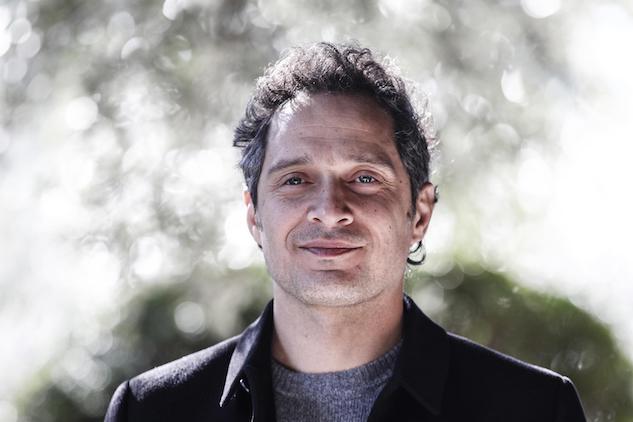 Claudio Santamaria parla della perdita del figlio: «Ci avete fatto sentire meno soli» article-post