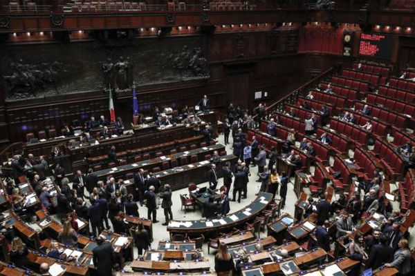 La priorità assoluta al taglio dei parlamentari e alla legge elettorale