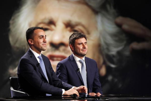 Luigi Di Maio bacchetta Alessandro Di Battista: «Torna a lavorare, abbiamo già abbastanza opinionisti»