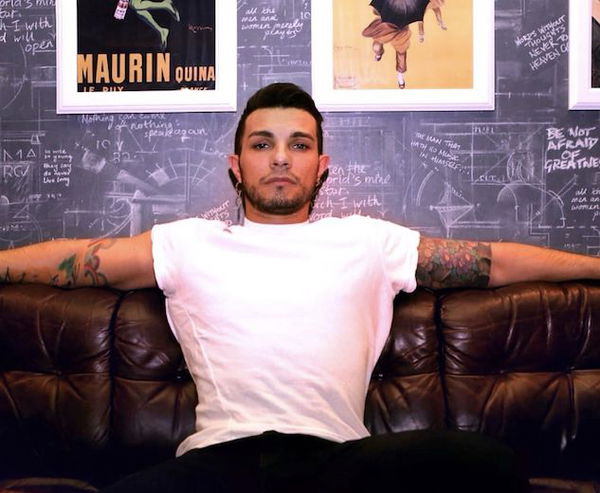 Non è stato Marco Carta a rubare le magliette per il valore di 1200 euro alla Rinascente