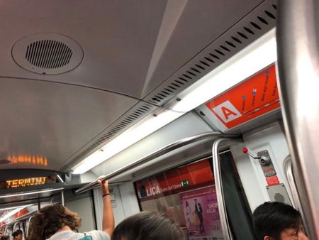 La sfida impossibile del trasporto pubblico: si potrà viaggiare solo seduti e a distanza article-post