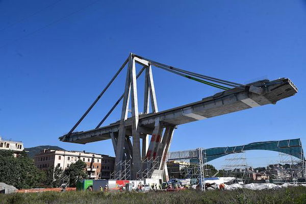 Il Movimento 5 Stelle pronto a chiedere la revoca della concessione a Autostrade