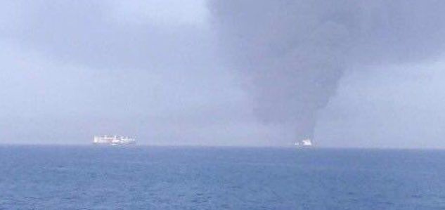Petroliere in fiamme nel Golfo del’Oman: l’ipotesi di un attacco