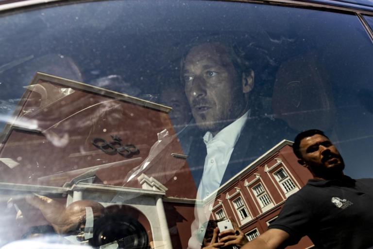 Roma, l’ultimo oltraggio a Totti: «Ricostruzione fantasiosa e lontana dalla realtà»