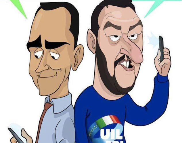 Striscione dei sindacati censurato, poi difeso da Luigi Di Maio