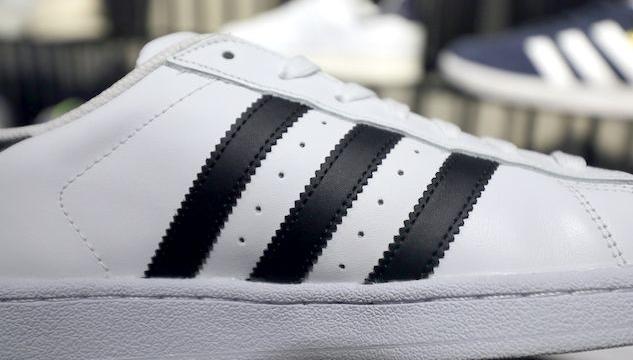 Il tribunale Ue ha sancito la «nullità» del marchio Adidas