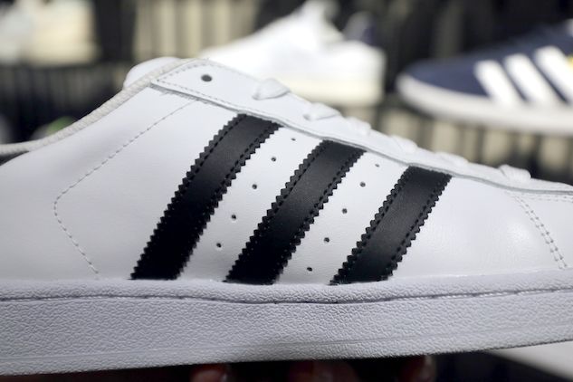 Il tribunale Ue ha sancito la «nullità» del marchio Adidas