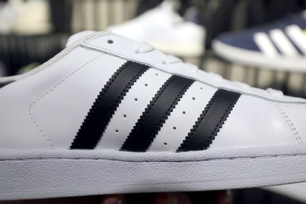 Il tribunale Ue ha sancito la «nullità» del marchio Adidas