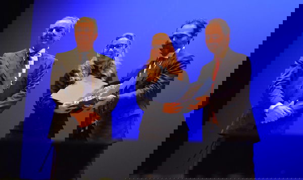 Premio Napoli c’è, la cultura “Sotto le stelle”