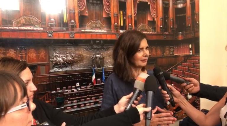 Laura Boldrini: «Ogni volta Salvini crea una crisi che non c’è perché non vuole risolvere i problemi» | VIDEO