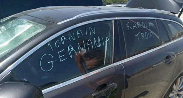 Gli effetti di Carola Rackete sulla gente: vandalizzata auto di un turista tedesco a Ferrara