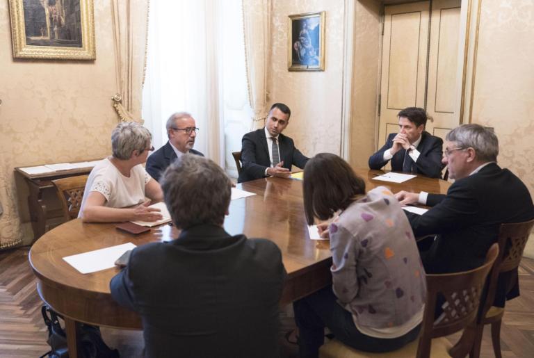 Conte convoca i sindacati a Palazzo Chigi e poi debutta con: «Ditemi…»
