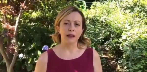 Giorgia Meloni ci ripensa: la Sea Watch non va più affondata, ma smantellata