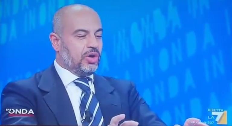 Paragone invita Di Maio a lasciare il Mise perché «è l’epicentro della crisi» | VIDEO