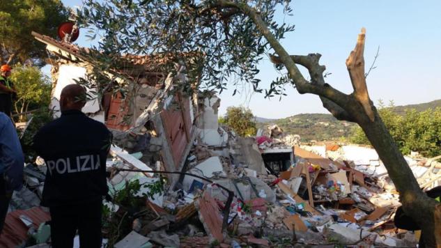 Isola d’Elba, esplode una palazzina: muoiono moglie e marito. Tre i feriti, due molto gravi article-post