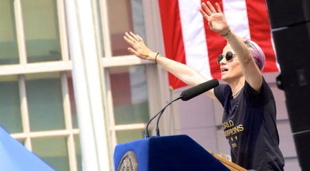 Il discorso contro Trump della co-capitana degli Stati Uniti | VIDEO article-post